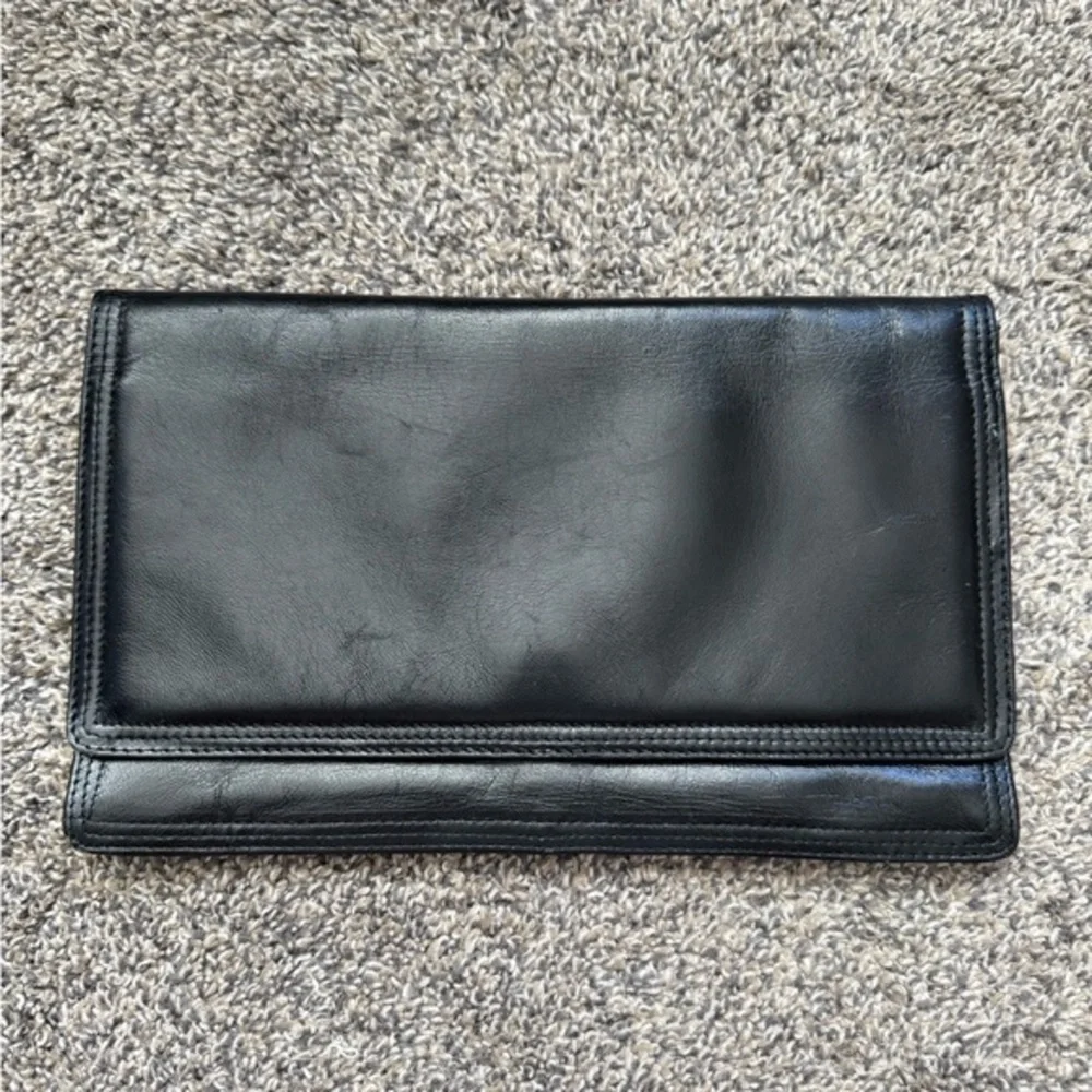 Bottega Veneta Authentic Vintage Black Glazed Calfskin Leather Foldover Clutch